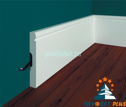 Напольный плинтус Перфект Плюс P49 82 мм 2 м белый ударопрочный полимер
