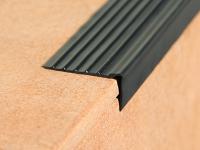 Угловой резиновый порог 20х40 мм Евроступень У-40 черный 12 м бухта