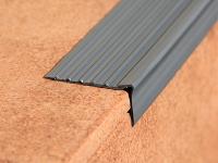 Угловой резиновый порог 20х40 мм Евроступень У-40 серый 12 м бухта